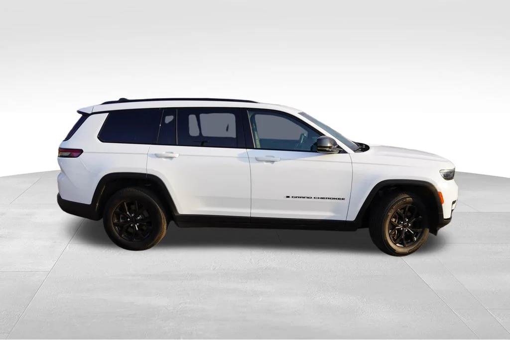 Used 2024 Bright White Clearcoat Jeep Altitude X image 2