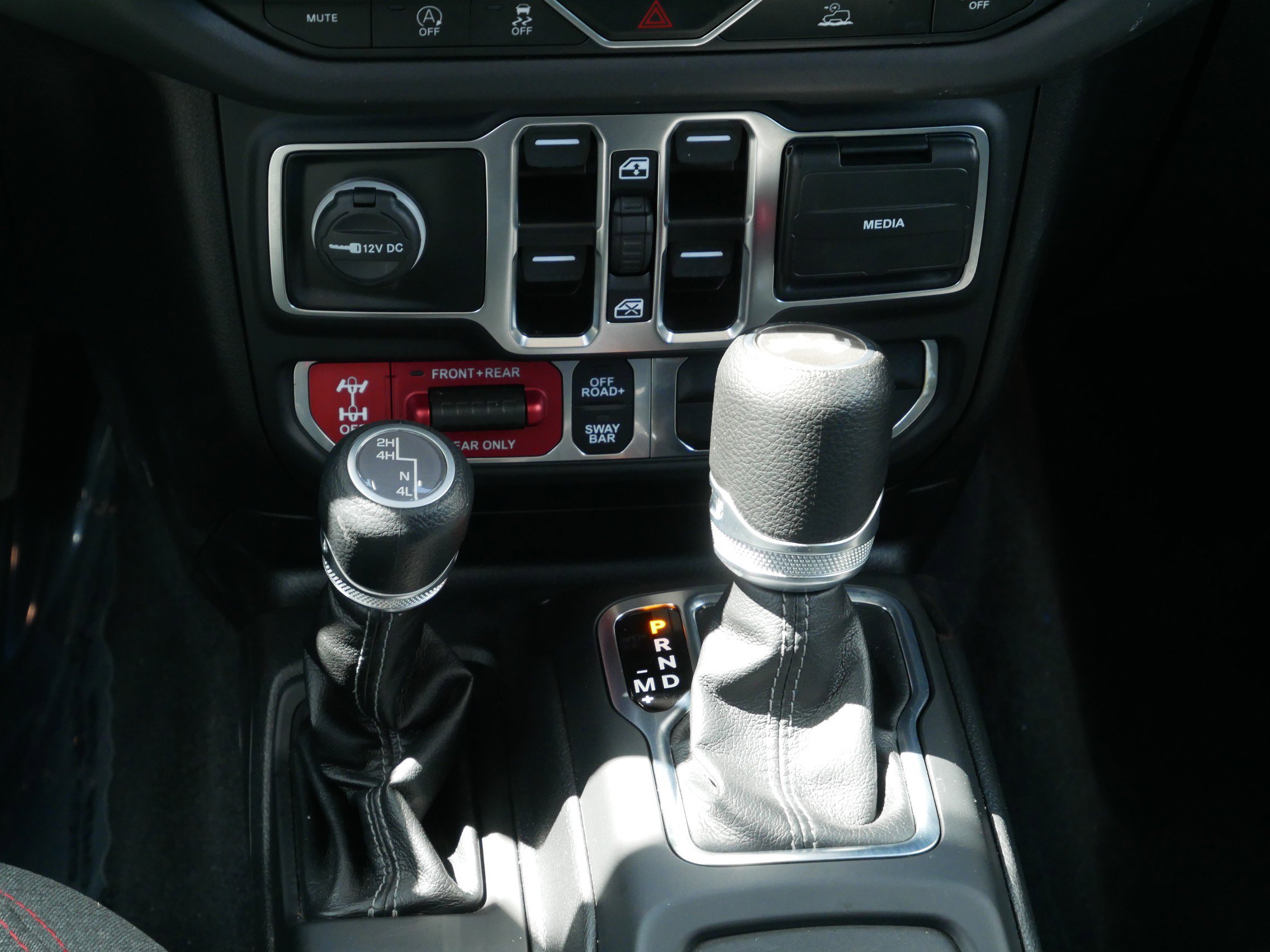 Used 2025 Bright White Clearcoat Jeep Rubicon image 16