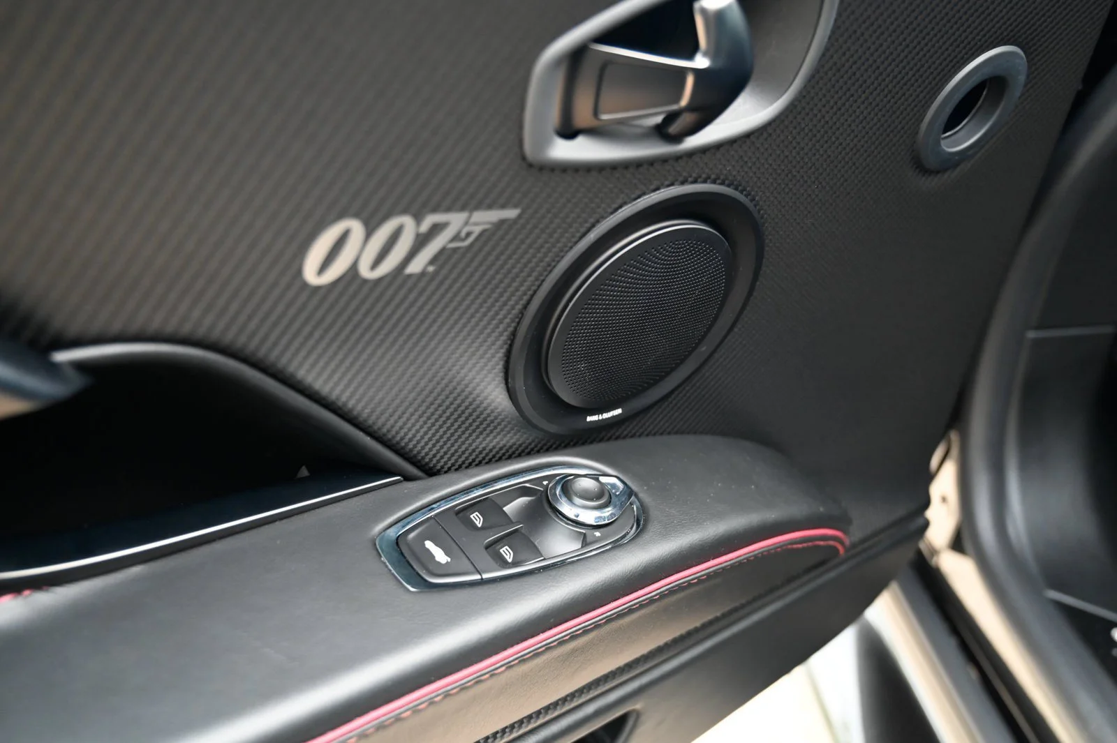 Used 2021  Aston Martin Superleggera image 11