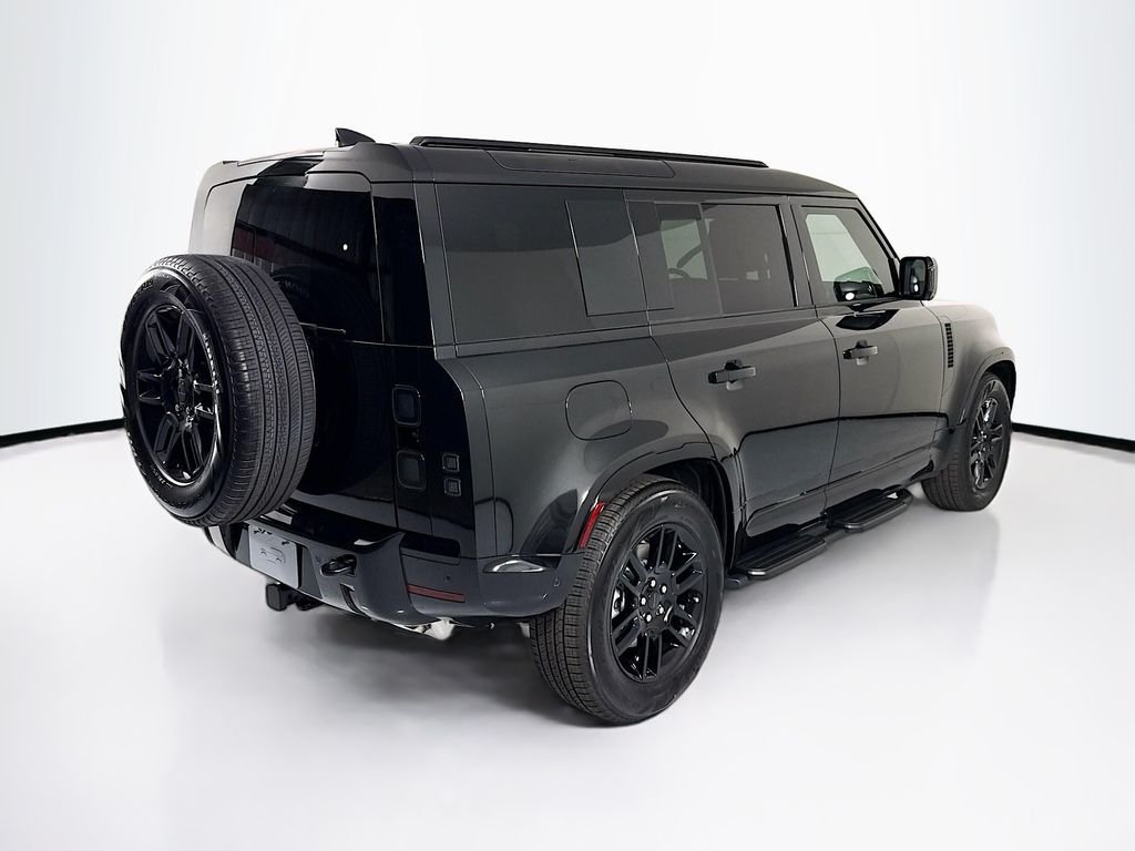 New 2026 Santorini Black Metallic Land Rover X-Dynamic SE image 5
