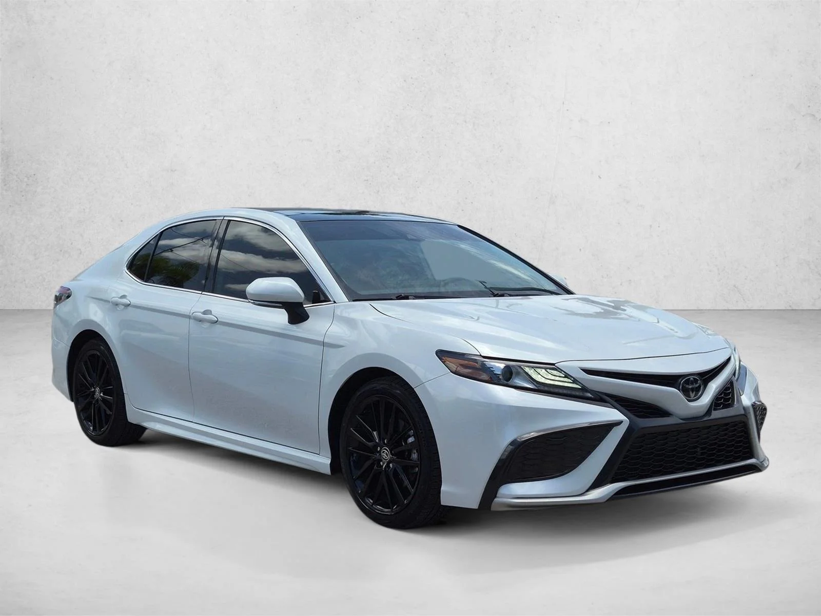 Used 2023 Wind Chill Pearl Toyota XSE image 3