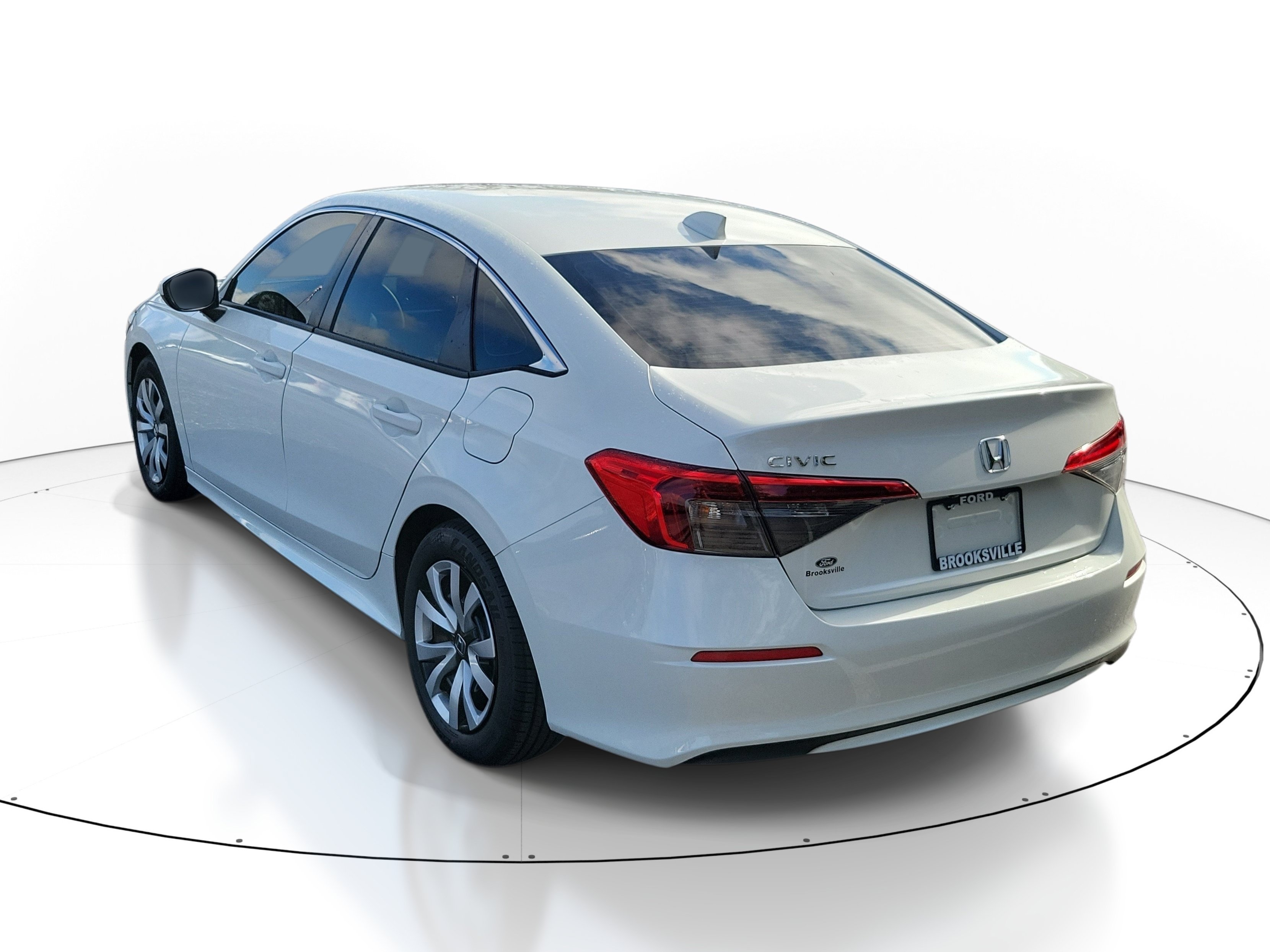 Used 2024  Honda LX image 3