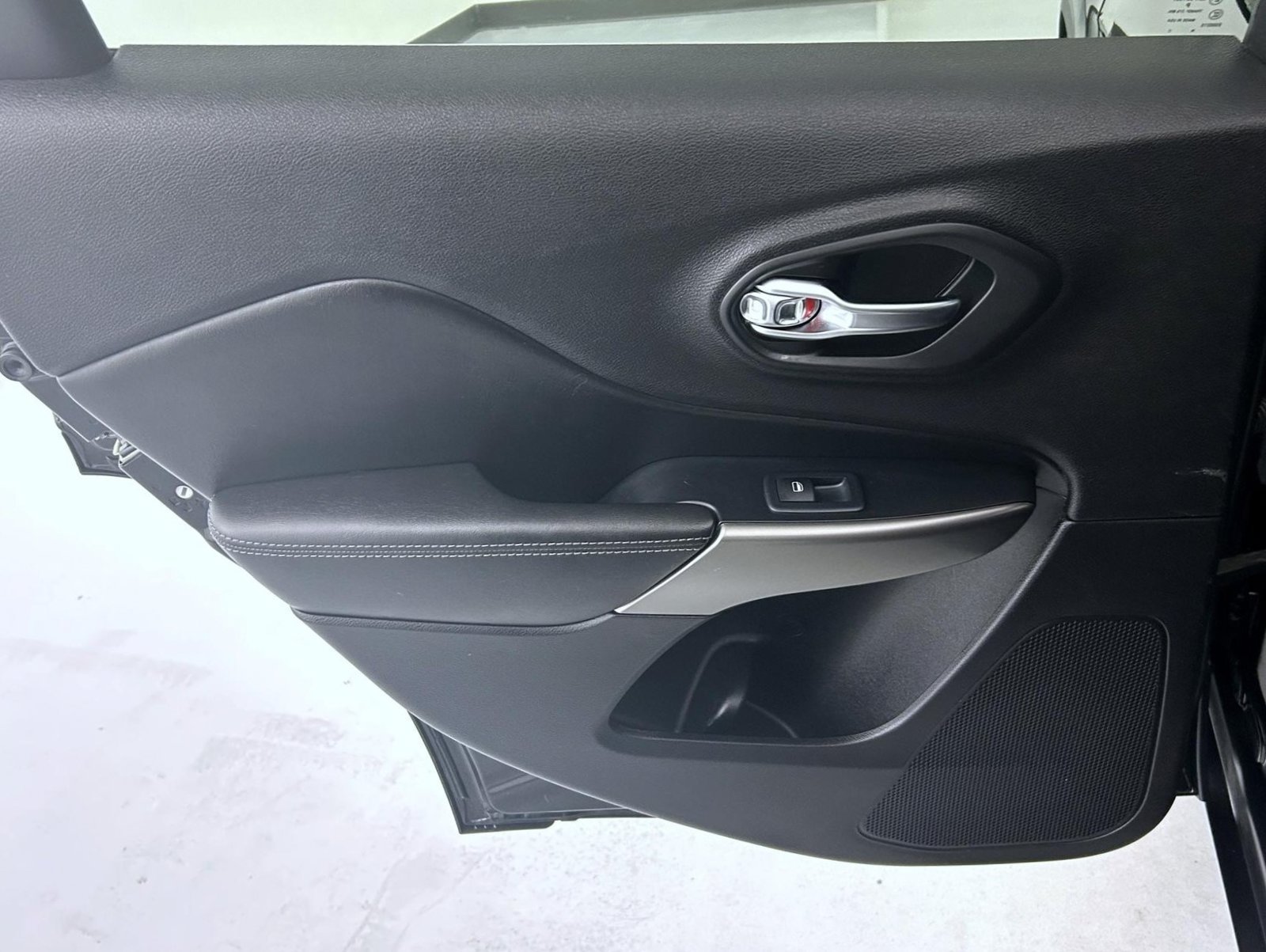 Used 2019 Black Jeep Limited image 20