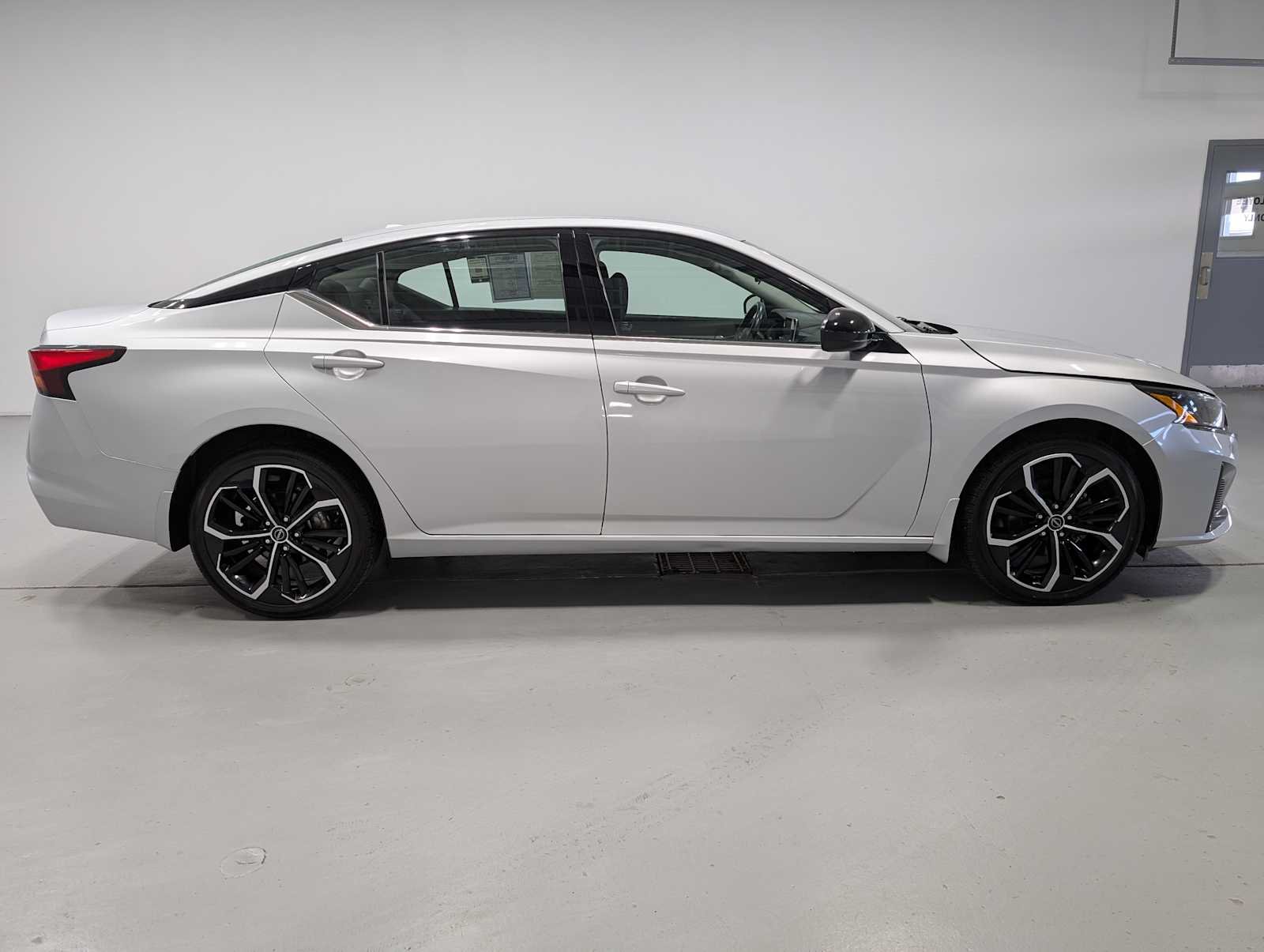 Used 2023 Brilliant Silver Metallic Nissan 2.5 SR image 7