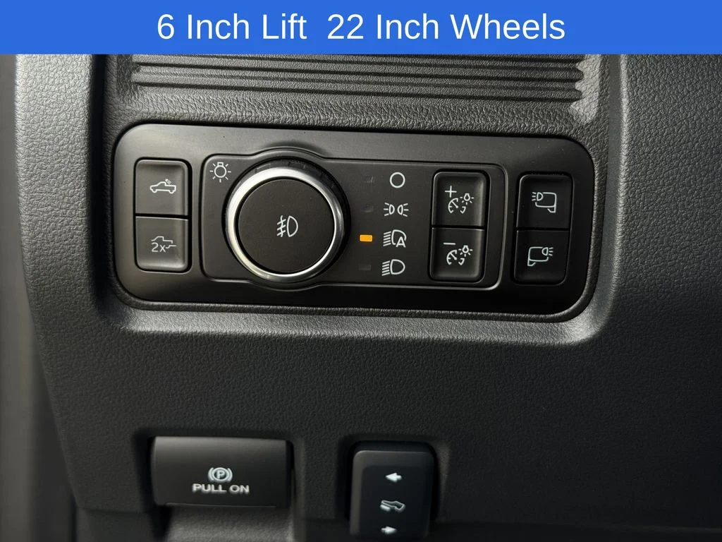 Used 2025 White Ford Lariat image 24