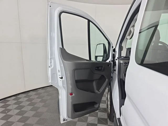 Used 2024 Oxford White Ford XLT image 19
