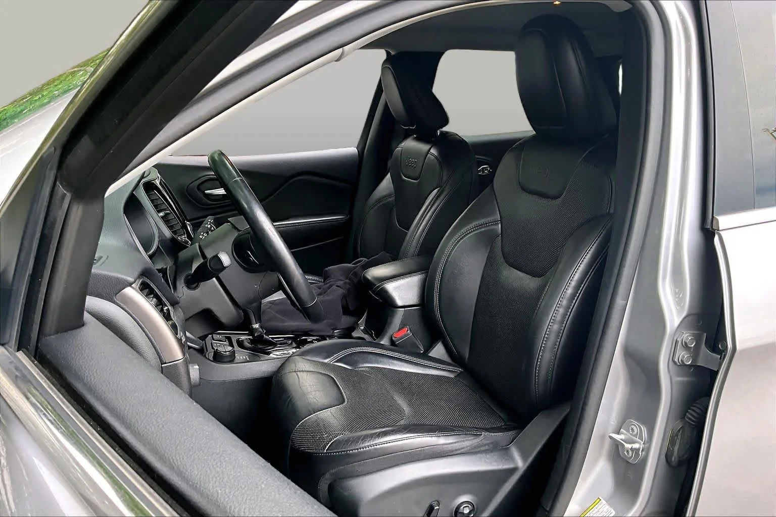 Pre-Owned 2019 Jeep Cherokee Limited