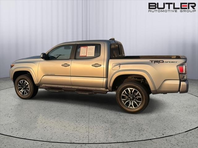 Certified Used 2021 SILVER SKY METALLIC Toyota  image 3