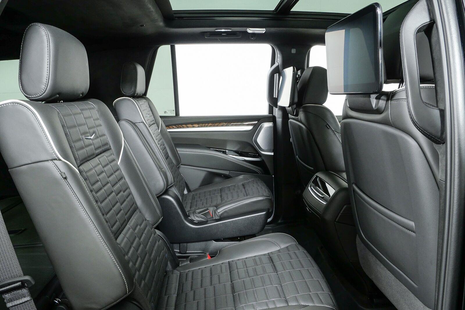 Used 2025 Black Raven Cadillac Sport Platinum image 24