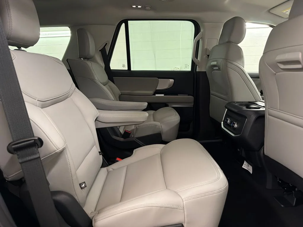 New 2027 Gray Ford Active image 29