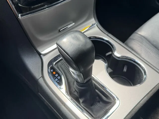 Used 2019 White Jeep Limited image 25