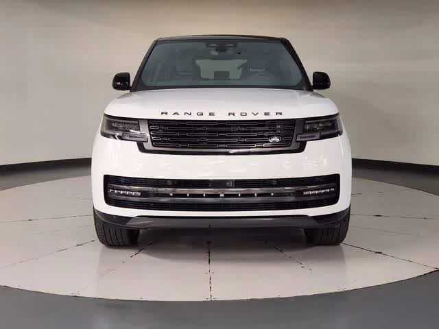 New 2026 Fuji White Land Rover SE - P400 SWB image 16