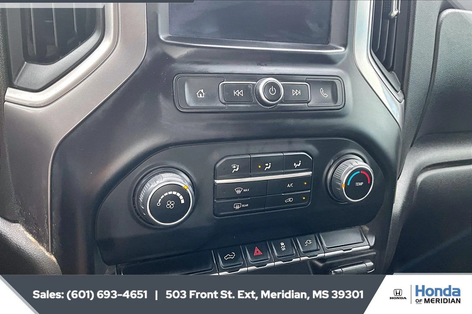Used 2023 Summit White Chevrolet Custom image 22