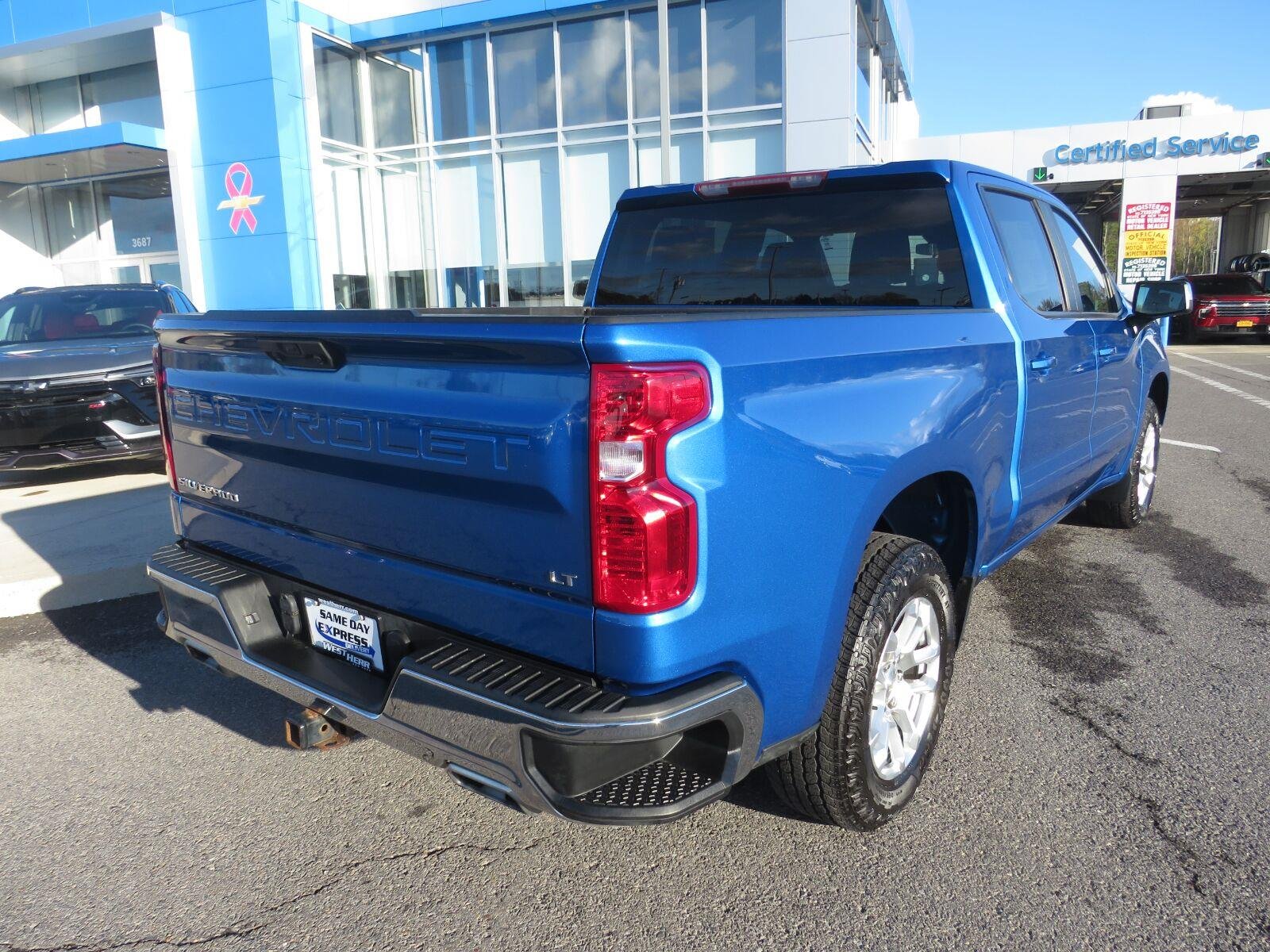 Used 2022 Glacier Blue Metallic Chevrolet LT image 6