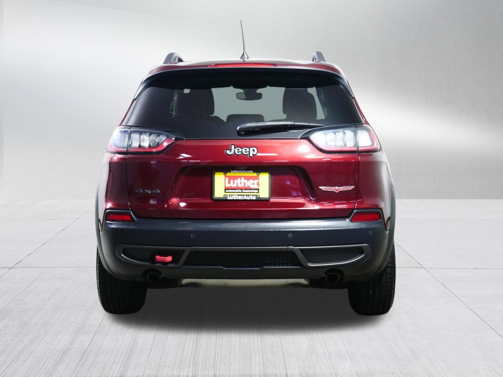 Used 2019 Velvet Red Pearlcoat Jeep Trailhawk image 6