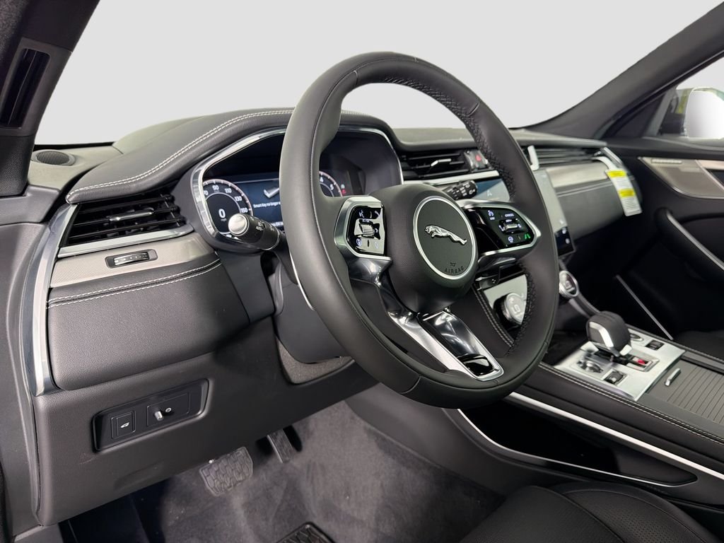 2026 Jaguar F-Pace R-Dynamic S - Photo 9