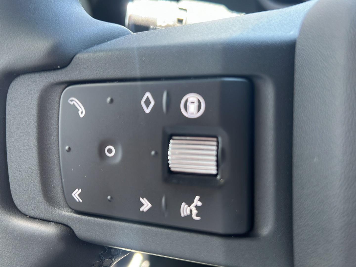 Used 2026 Fuji White Land Rover S image 13
