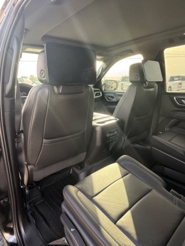 Used 2021 Black Chevrolet Z71 image 14