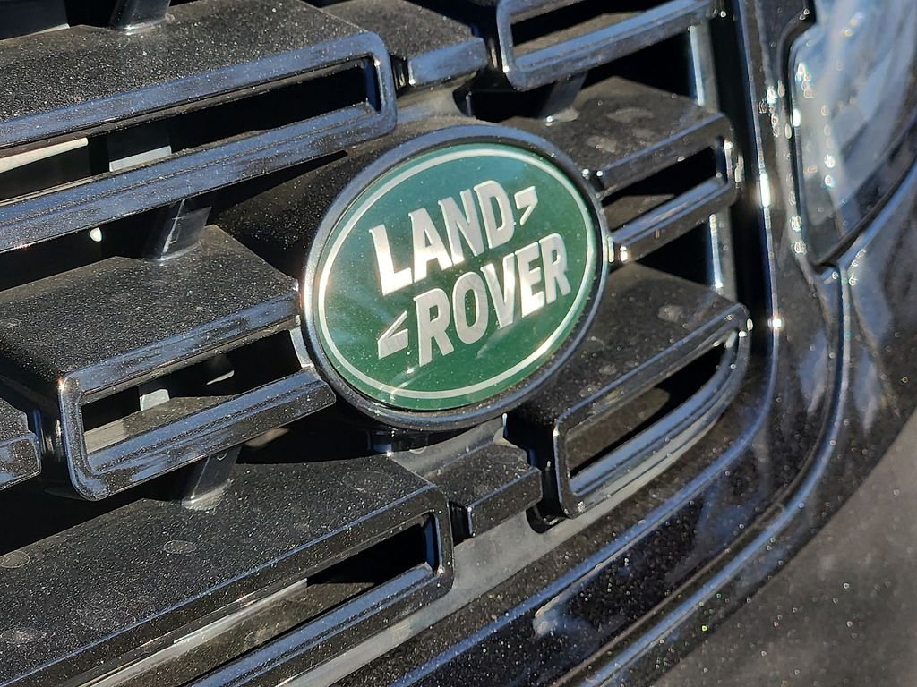 Used 2026 Santorini Black Metallic Land Rover SE image 11