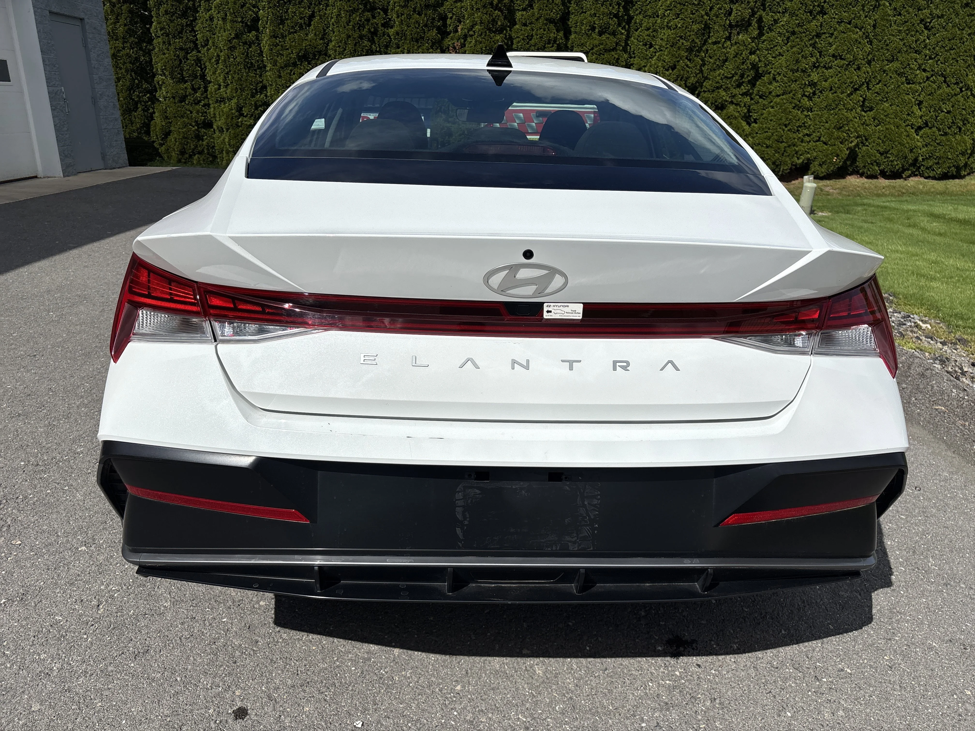 Used 2025 Serenity White Hyundai SEL Convenience image 4