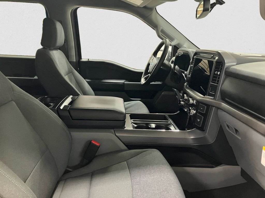 2025 Ford F-150 XLT - Photo 15