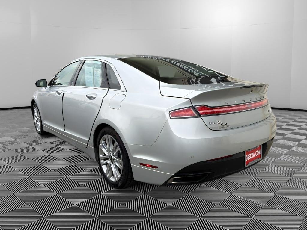 Used 2013 Silver Lincoln Base image 4