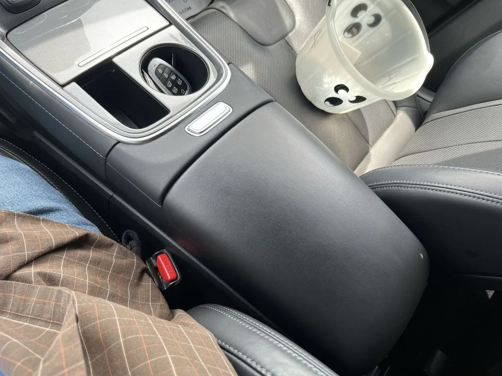 Used 2023 White Hyundai Calligraphy image 27