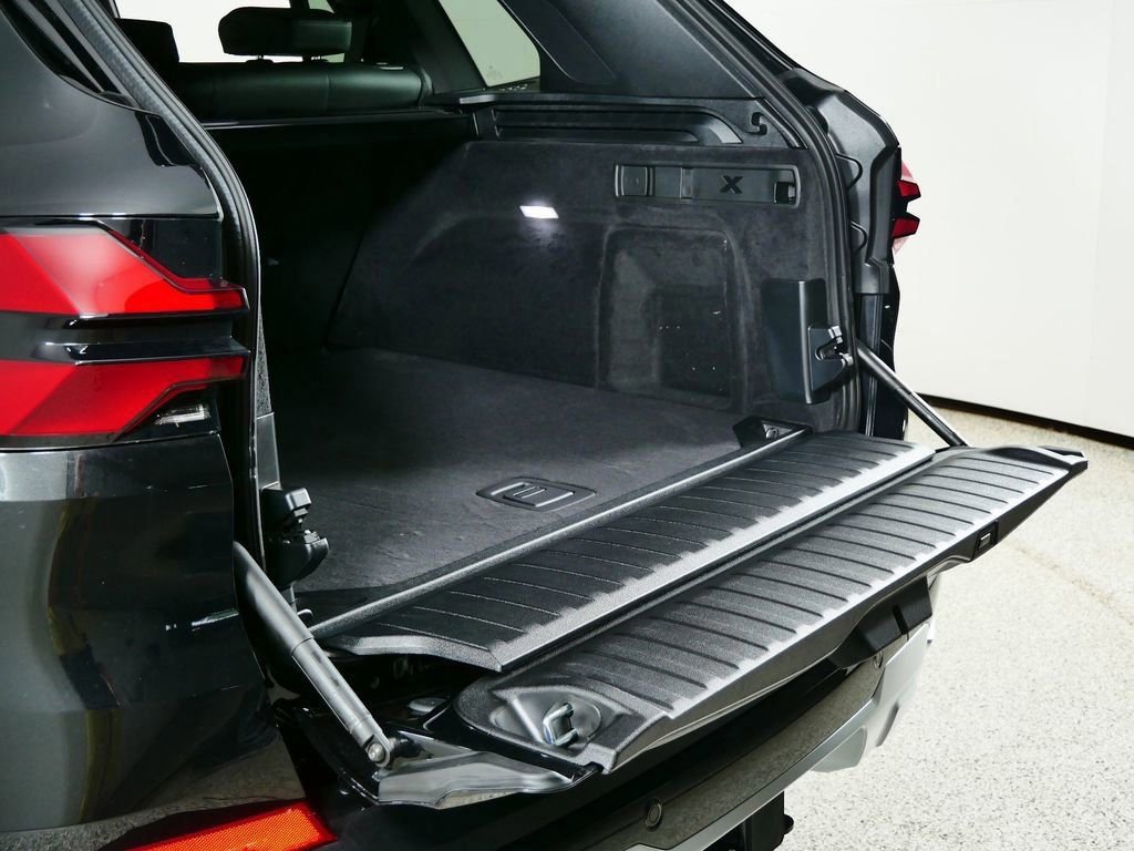 Certified Used 2026 Black Sapphire Metallic BMW xDrive40i image 31