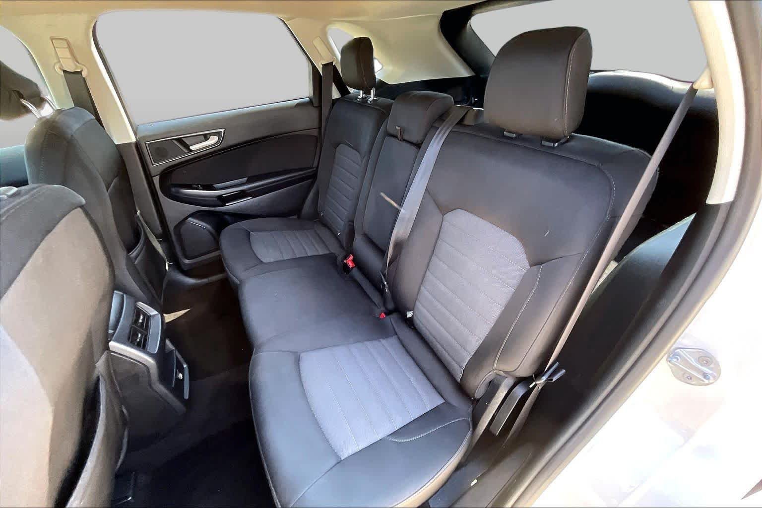 Used 2019 Ingot Silver Metallic Ford SE image 20