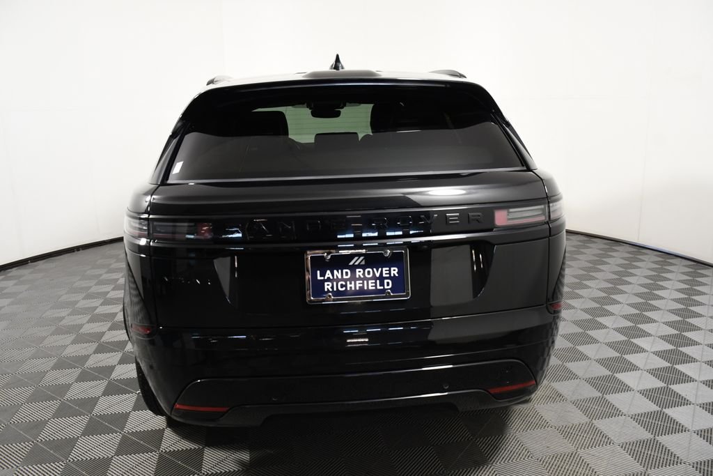 Used 2025 Santorini Black Metallic Land Rover Dynamic SE image 5