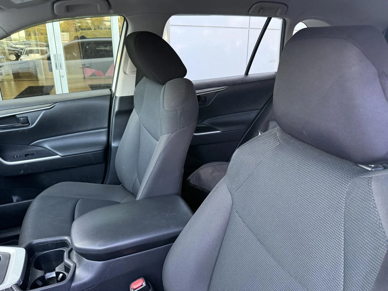 Used 2020 Super White Toyota LE image 10