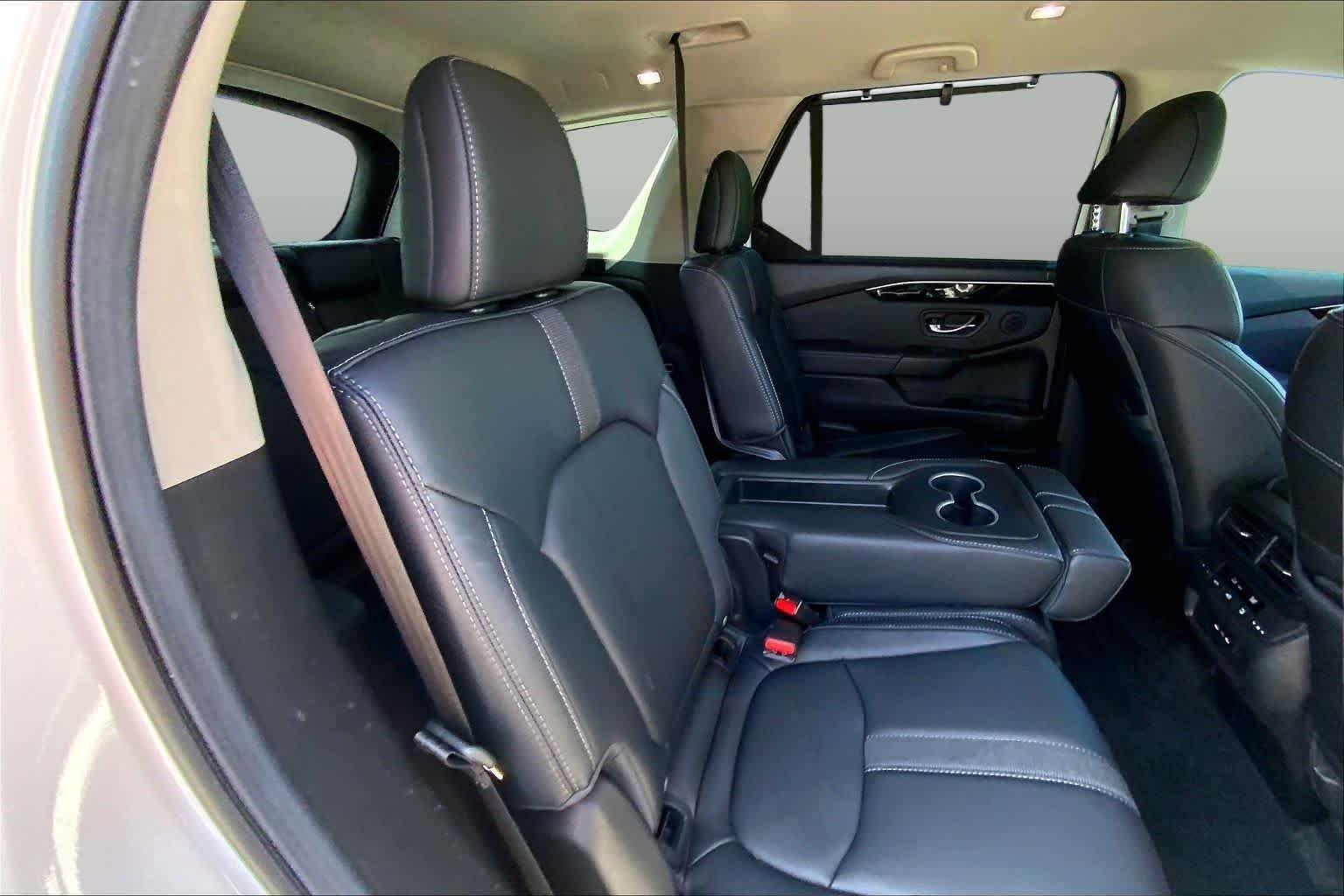 Used 2025 Platinum White Pearl Honda EX-L image 19