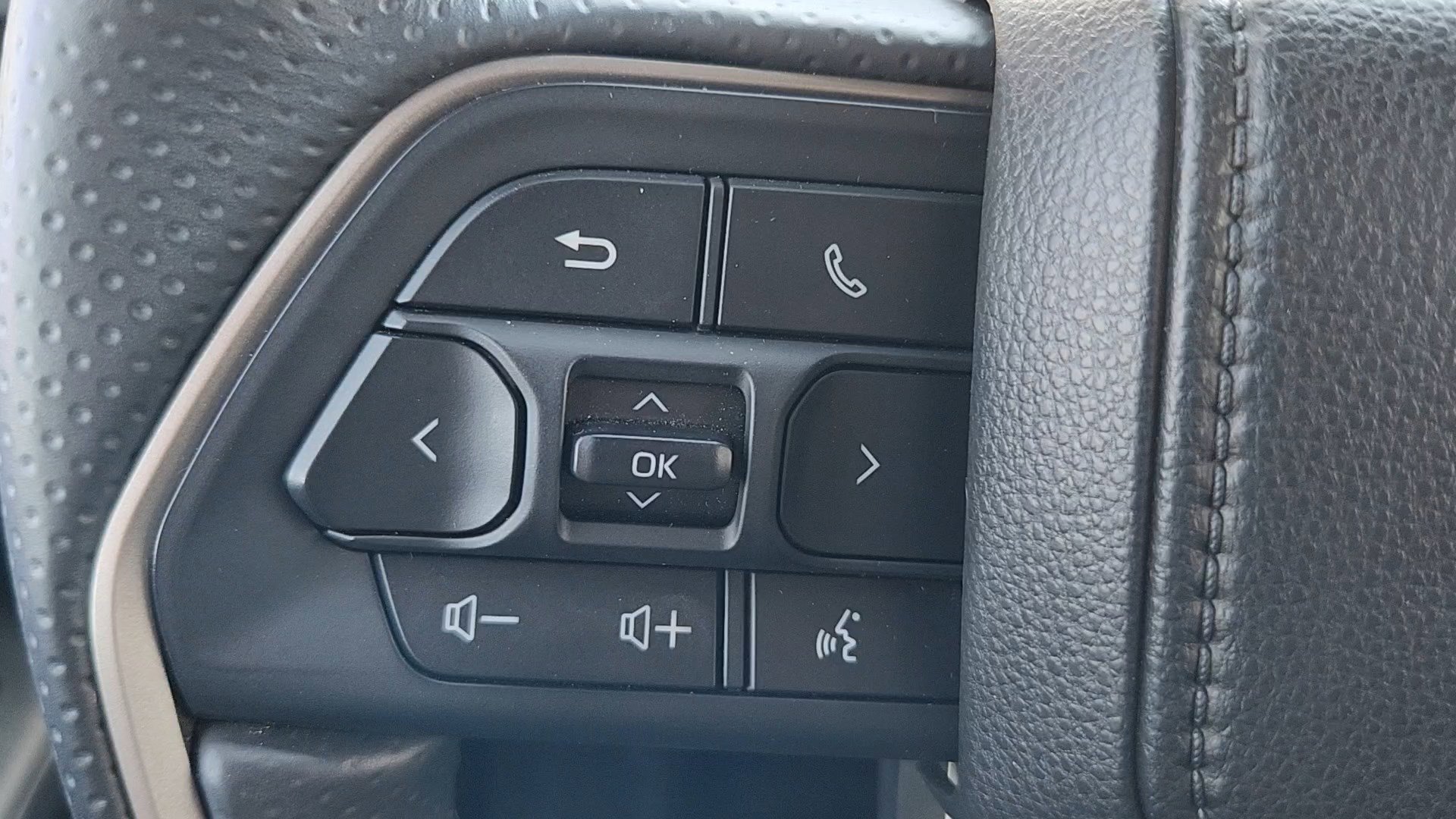 Used 2025 Ice Cap Toyota TRD Off-Road Premium image 13