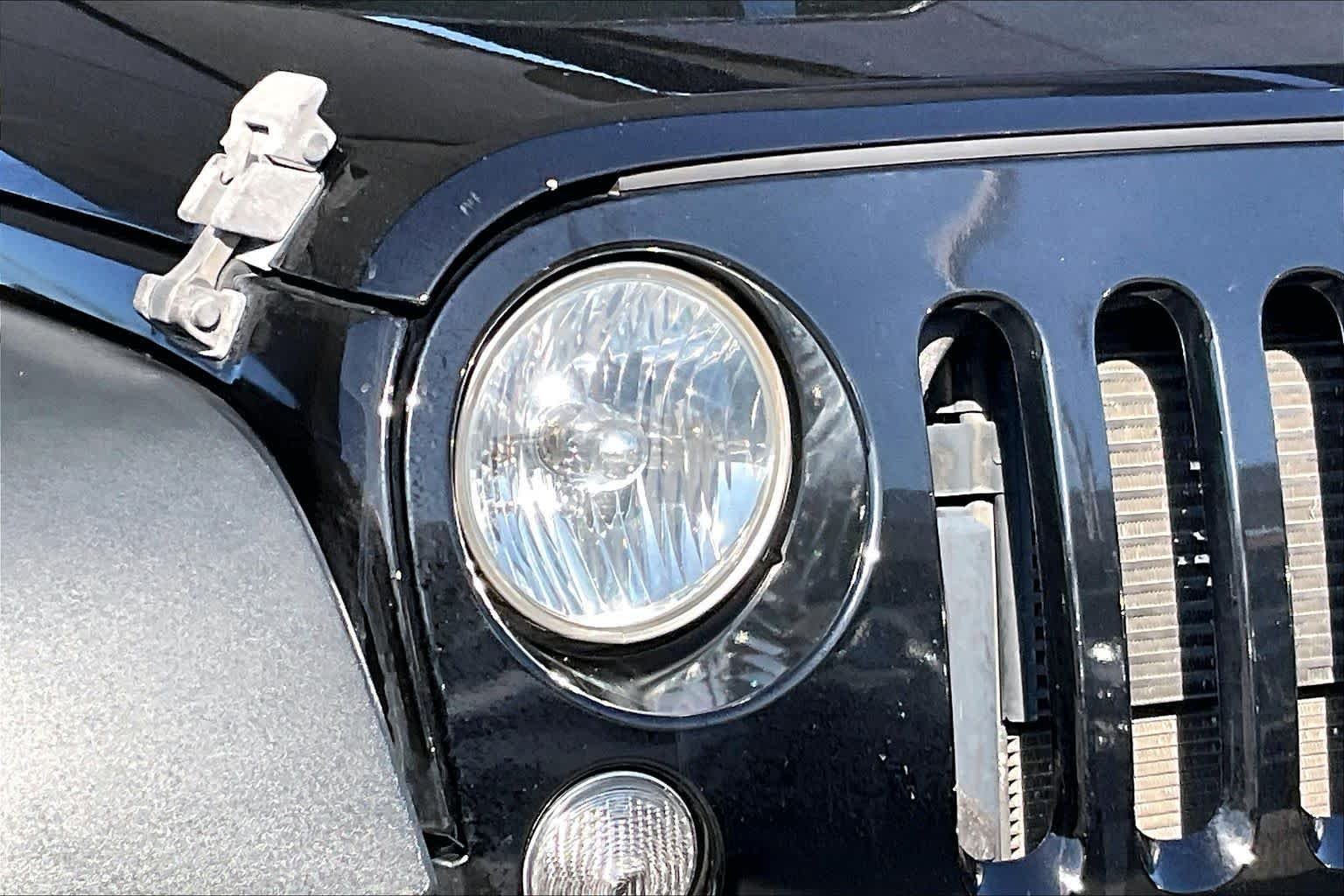 Used 2017 Black Clearcoat Jeep Sport image 22