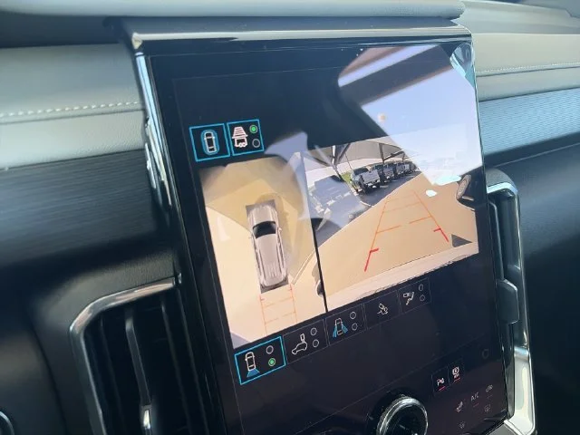 New 2027 White GMC Elevation image 17