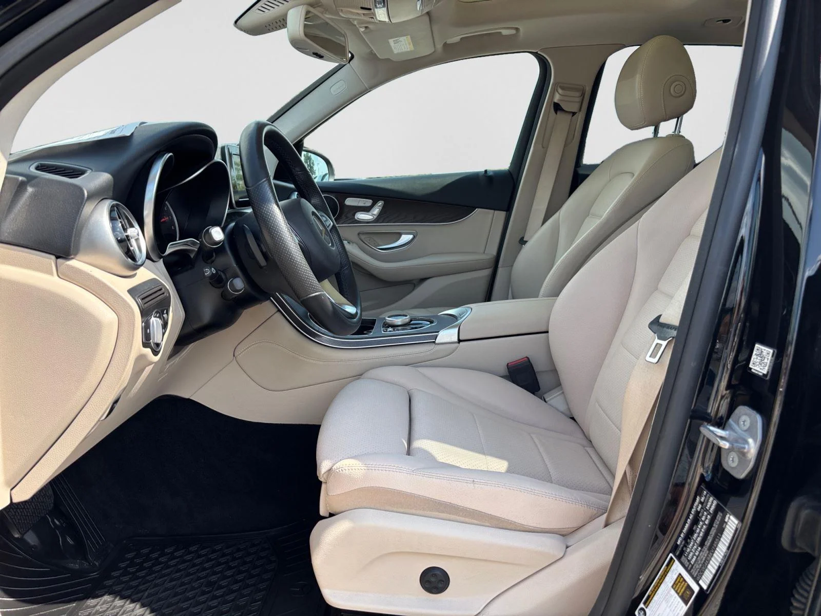 Used 2019 Black Mercedes-Benz GLC 300 image 10