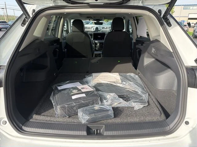 New 2026 Pure White Volkswagen 2.0T SE image 24