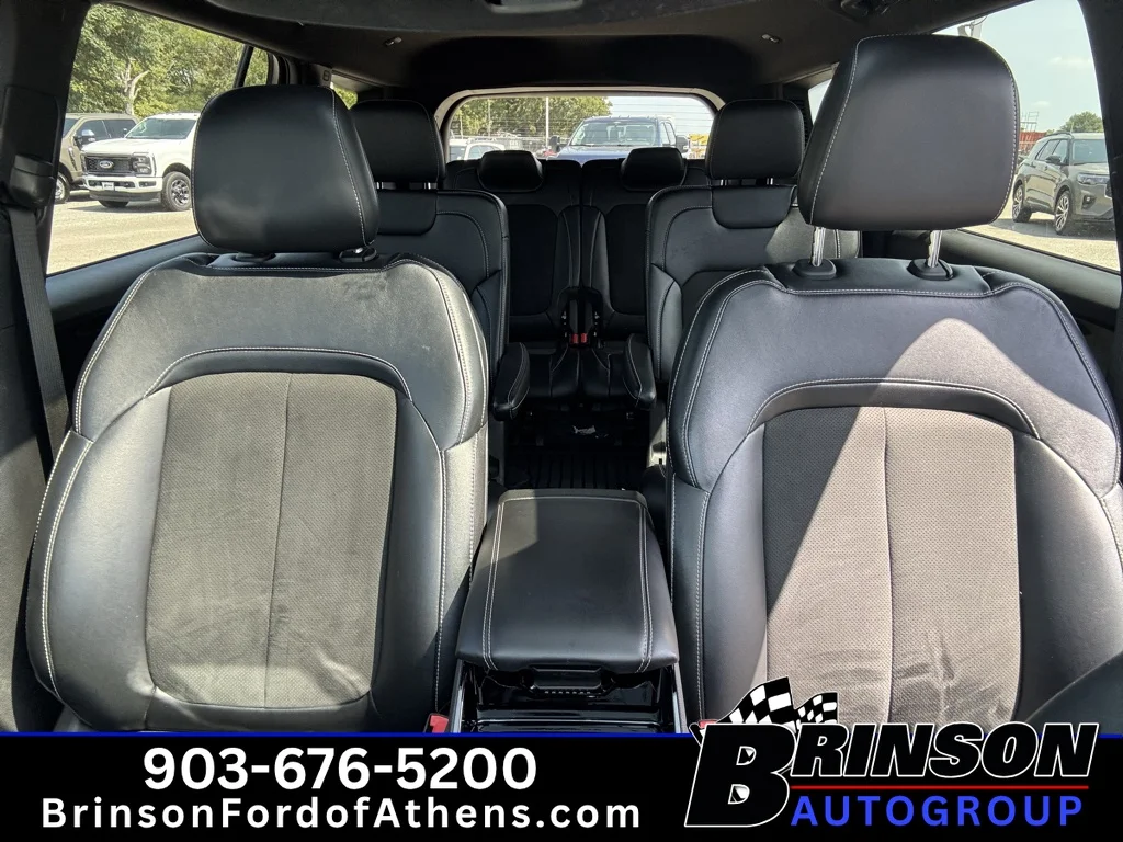 Certified Used 2023 Metallic Jeep Altitude image 35