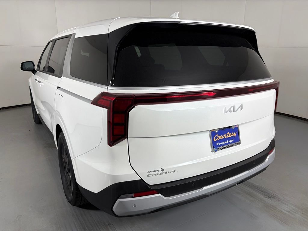 Used 2025 White Kia LXS image 6