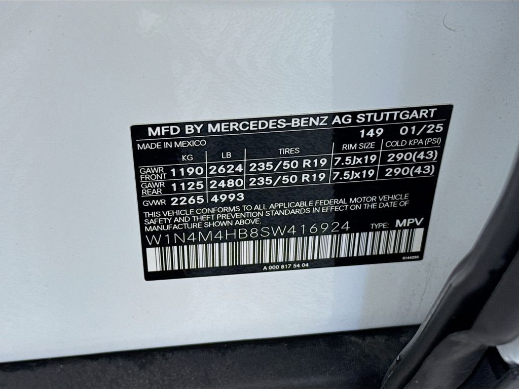 Used 2025 White Mercedes-Benz GLB 250 image 30