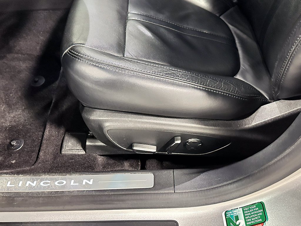 Used 2017 Silver Lincoln Reserve image 19