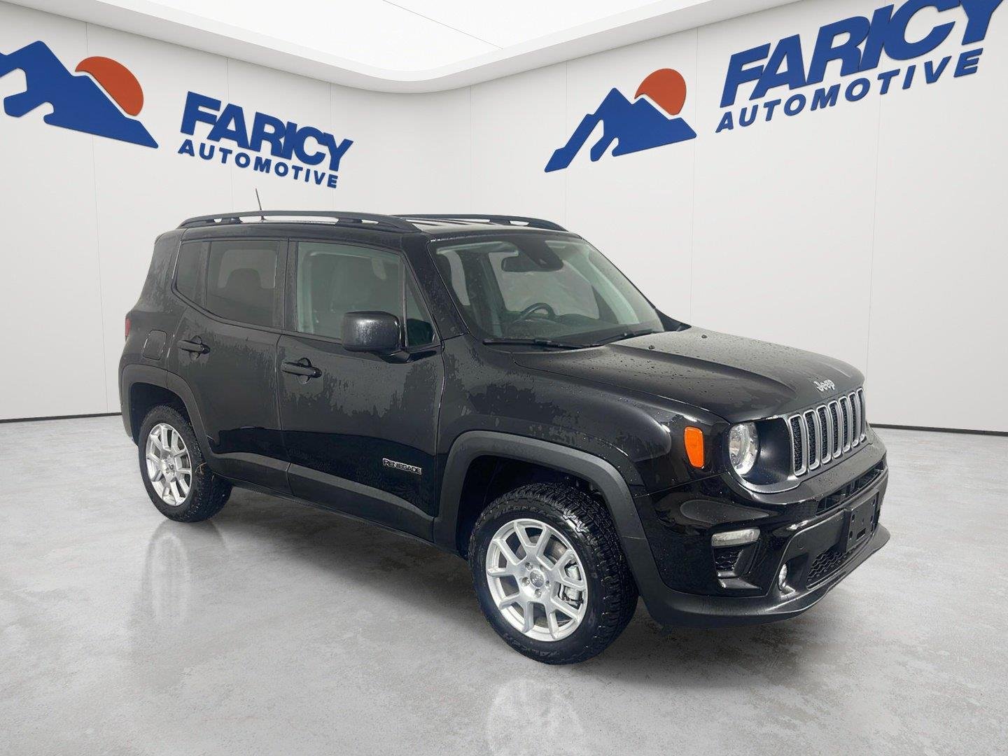 Used 2023 Black Clearcoat Jeep Latitude image 15