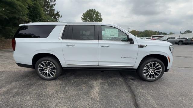 2026 GMC Yukon XL Denali - Photo 9