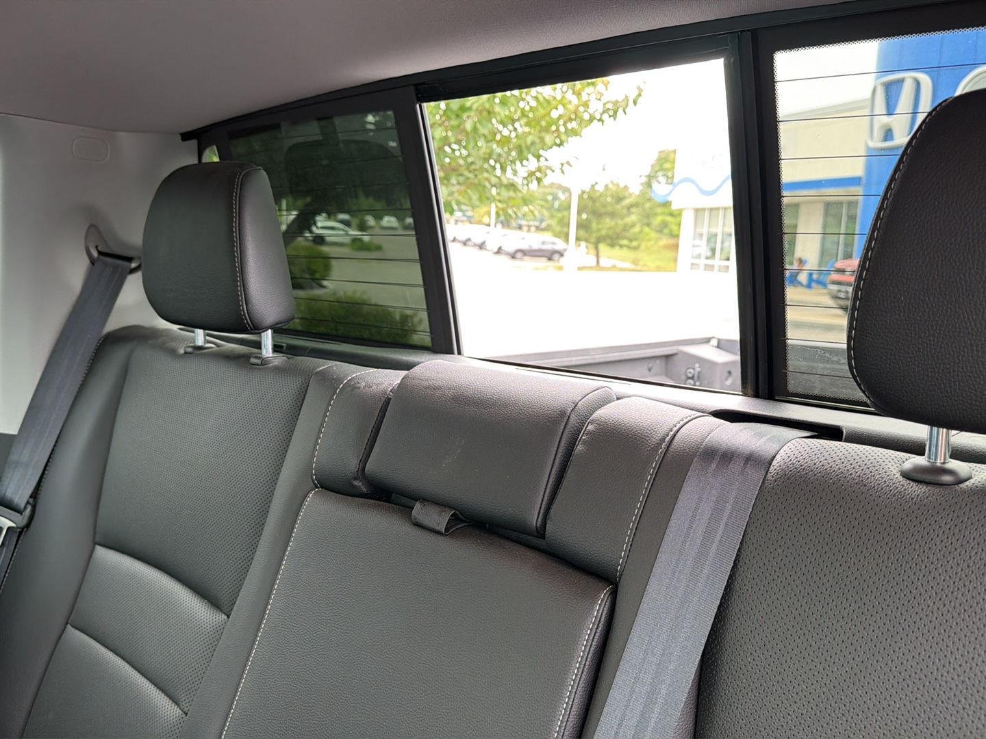 Used 2023 Platinum White Pearl Honda  image 21