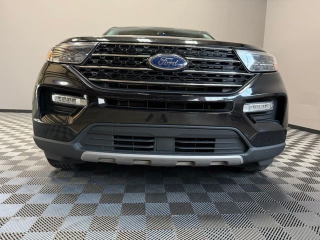 Certified Used 2021 Agate Black Metallic Ford XLT image 3