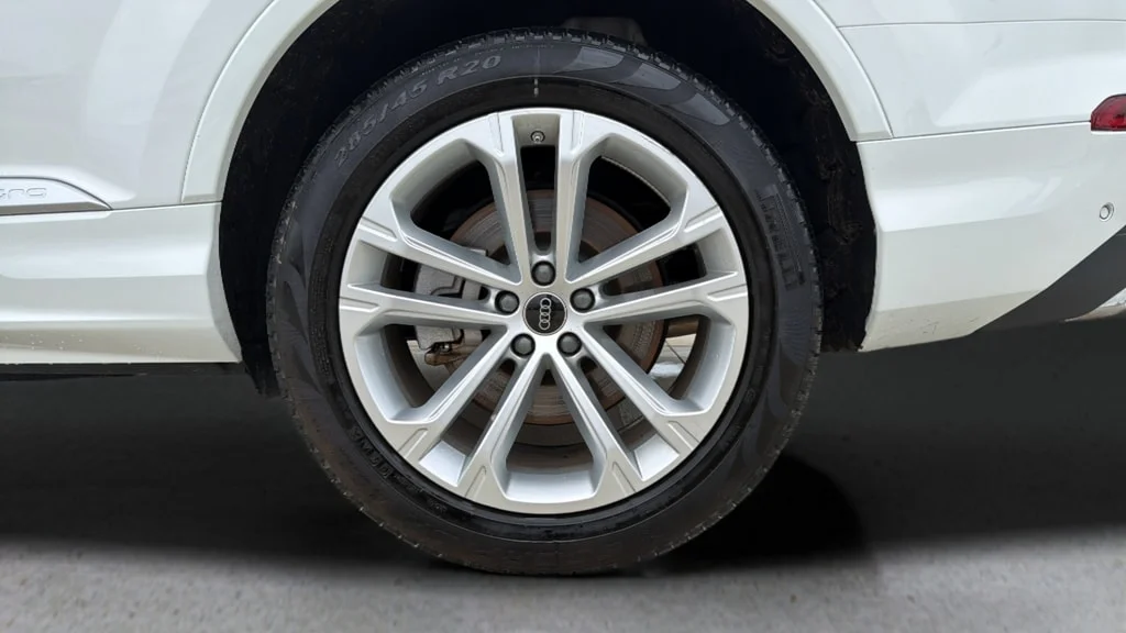 Used 2025 Carrara White Audi 55 Premium image 31