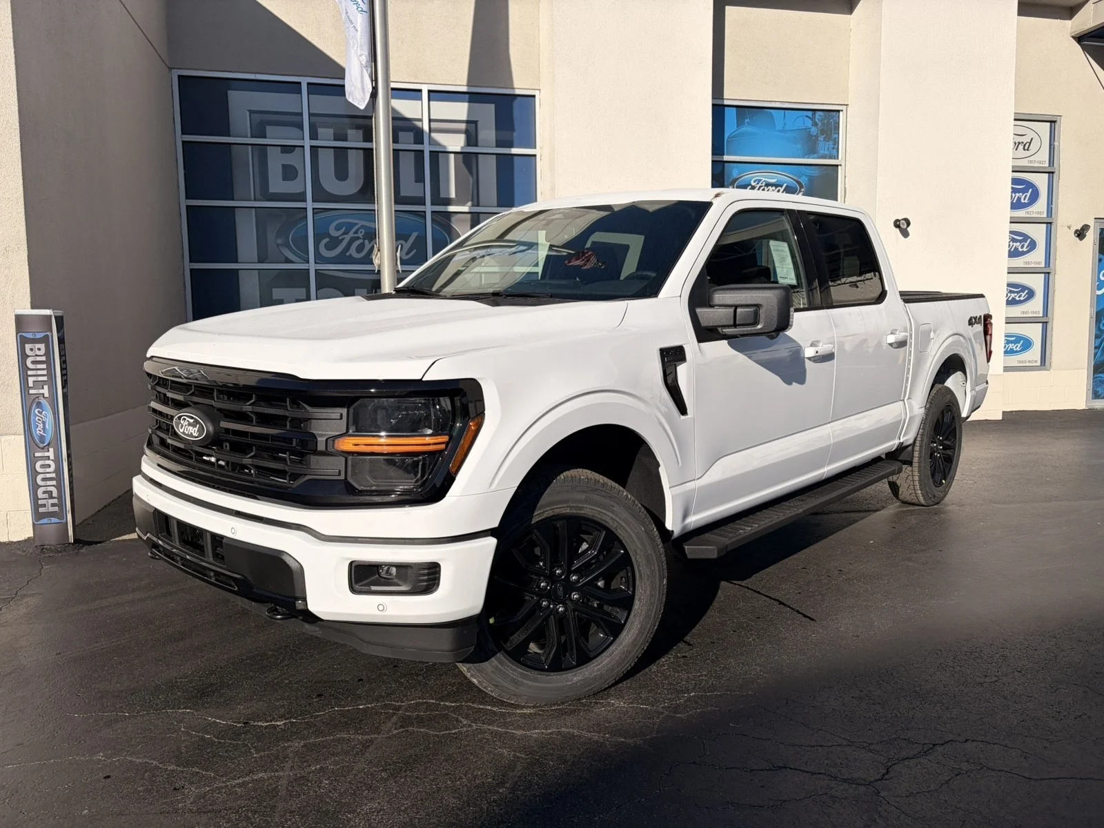 New 2026 Oxford White Ford XLT image 2