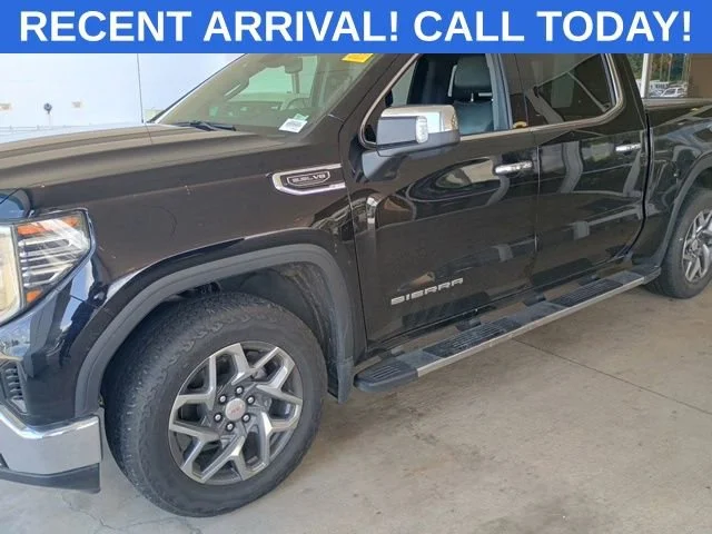 2023 GMC Sierra 4WD Crew Cab Short Box SLT's photo