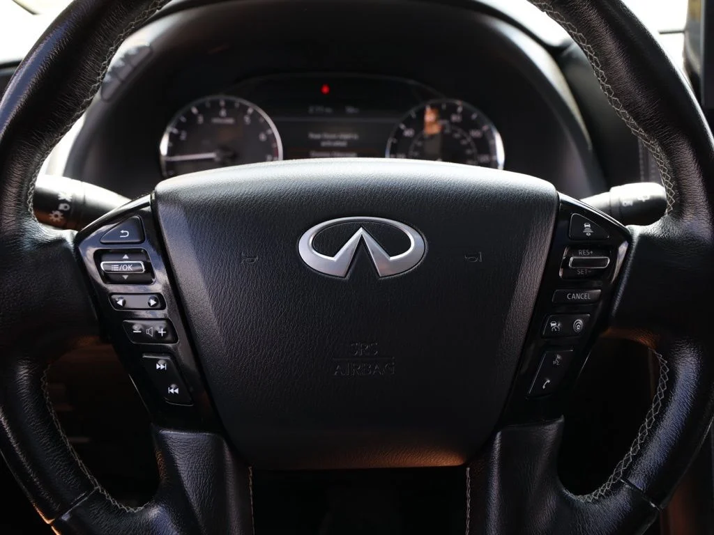 Used 2024 Gray INFINITI LUXE image 24