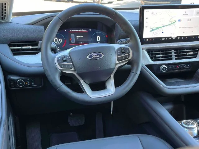New 2026 Star White Metallic Tri-Coat Ford Active image 12